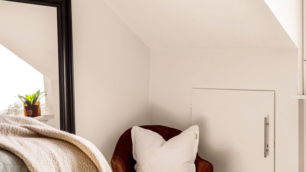 Creating a Cosy Reading Nook in a Living Room Alcove